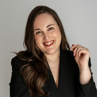 Customer portrait: smiling woman with long hair
